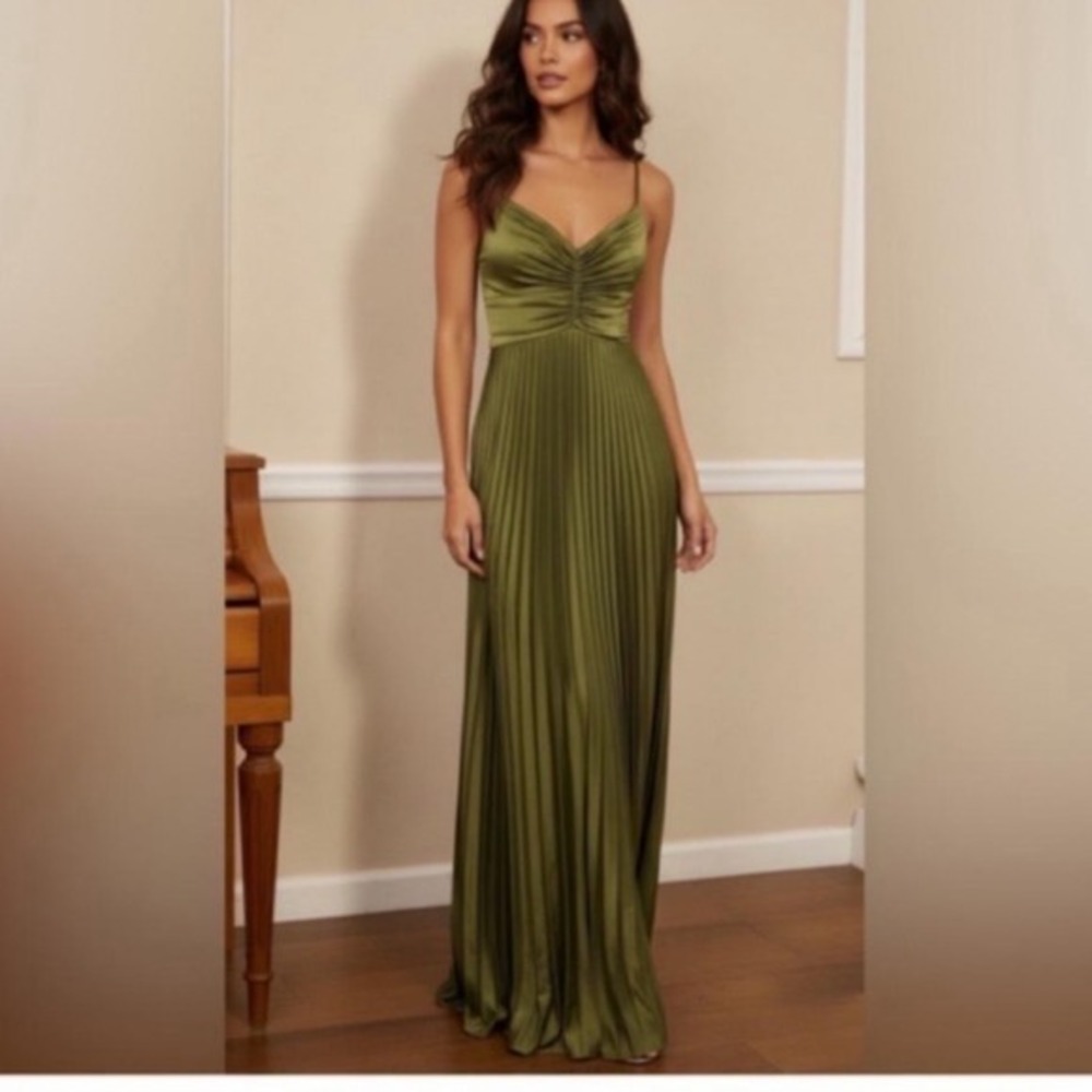 Petal and Pup Naira Palm Green Pleated Satiny Maxi Dress US 0